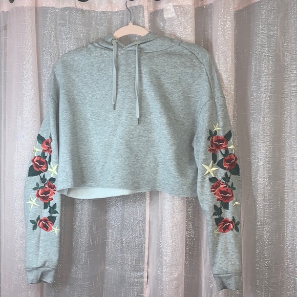 H&M Tops - H&M Cropped Hoodie Gray Red Rose and stars on sleeves Size Small for Women